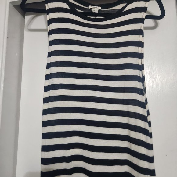 Top - Picture 2 of 3